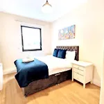 Cool City Living, Sleeps 6
