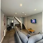 8 Eyre Square Lane