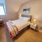 Donegan Court Aparthotel