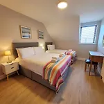 Donegan Court Aparthotel