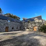 7 Clos Na Feirme Four Bedroom House With Hot Tub