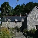 7 Clos Na Feirme Four Bedroom House With Hot Tub