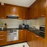 Geata Na Cathrach - Galway Lakeside Apartments