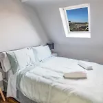 Executive 2 Bedroom Loft Style Apartment