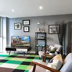 Executive 2 Bedroom Harbour Side Apartment