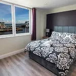 Executive Harbour Suites D