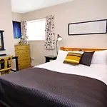 2 Bedroom 1 Bathroom Family Friendly Home 50 Metres From The Seashore And Beach