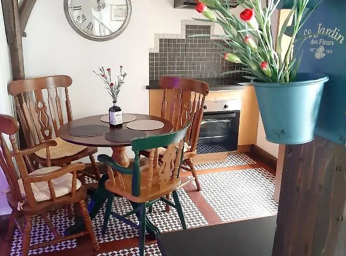 Cosy Apartment In Galway With Balcony 32 M² City View