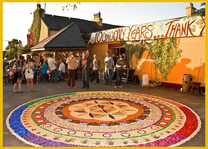 3 Bed Apartment/Explore The Area/Enjoy Our Pub