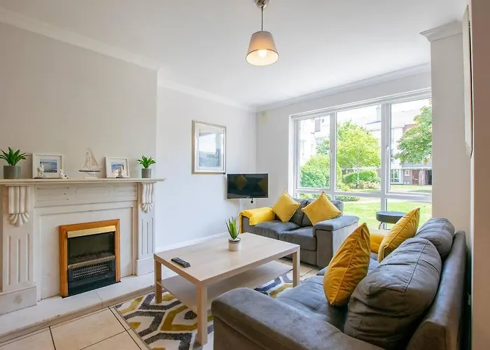 74 - 4 Bed Townhouse With Parking