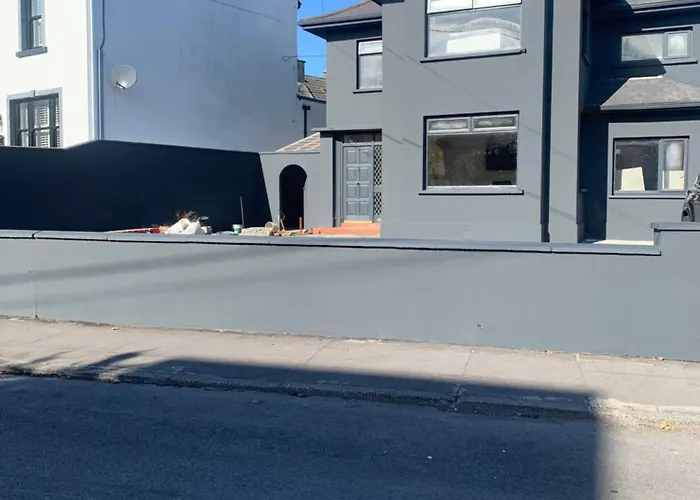 - No 12 -New Boutique Guest House - Fully Renovated December 2023 - Galway City - 6 Bedrooms - 6 En Suites Free Parking