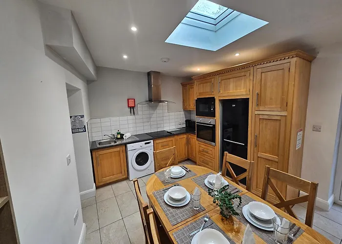 4 Eyre Square Lane