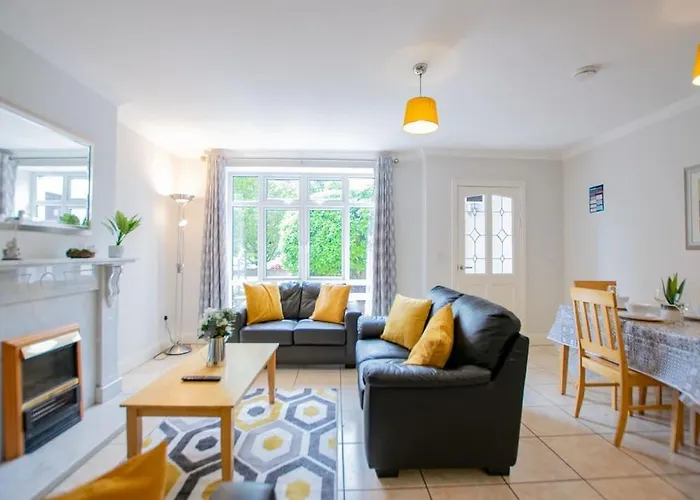 21 - 2 Bed Apartment By Shortstays