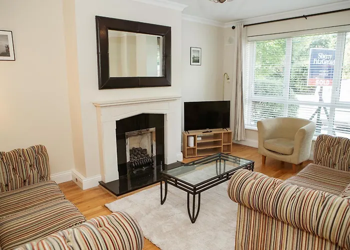 Spacious 4 Bedroom & 4 Bathrooms