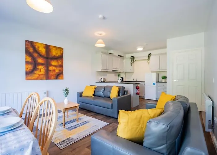 81 - Affordable 3 Bed With Parking