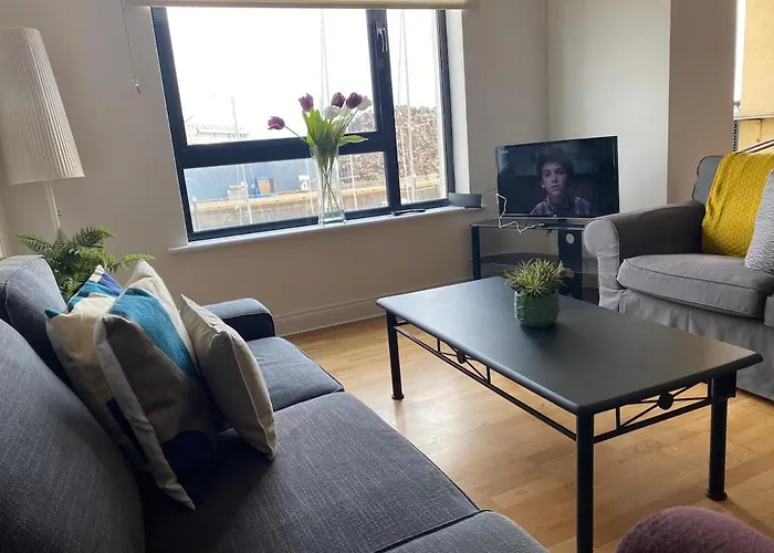 Harbour View Apartment - Two Bed With Parking