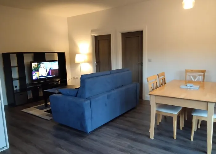 Quiet Cosy 1 Bedroom Apartment