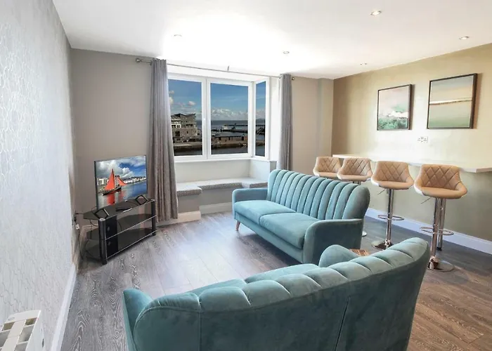 Executive Harbour Suites D