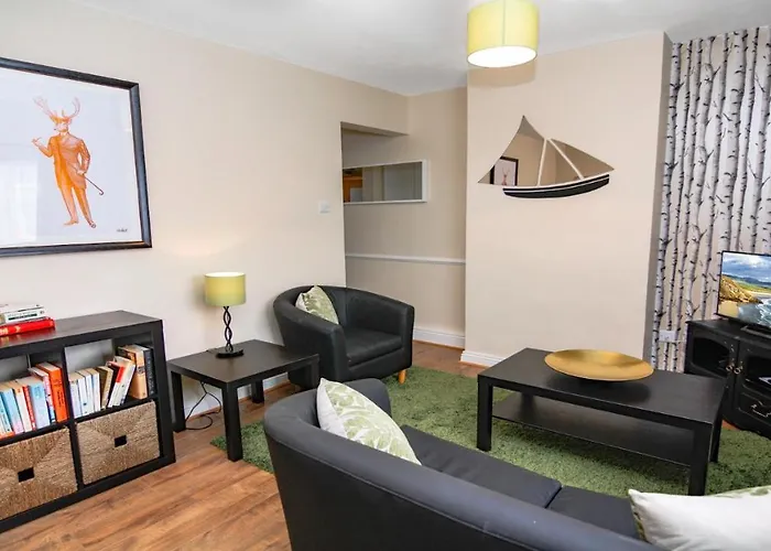 2 Bedroom 1 Bathroom Family Friendly Home 50 Metres From The Seashore And Beach