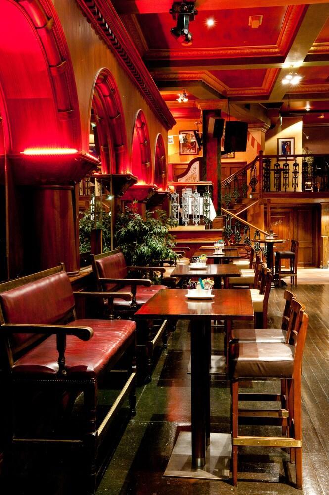 Eyre Square 3*