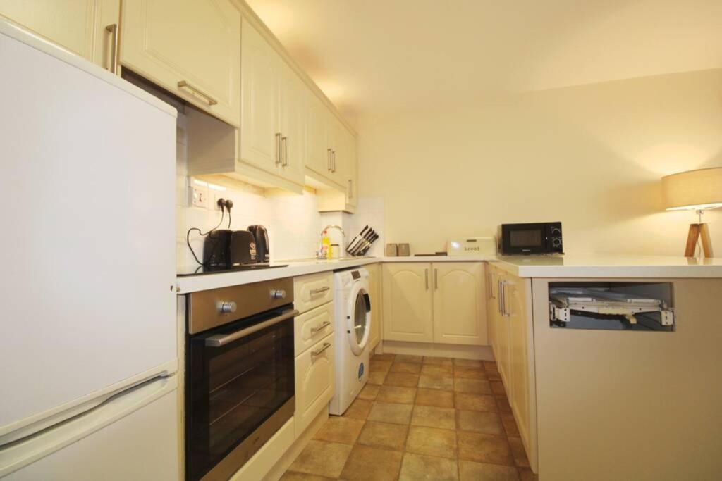 Large 3 Bed, City Centre Apartment Galway
