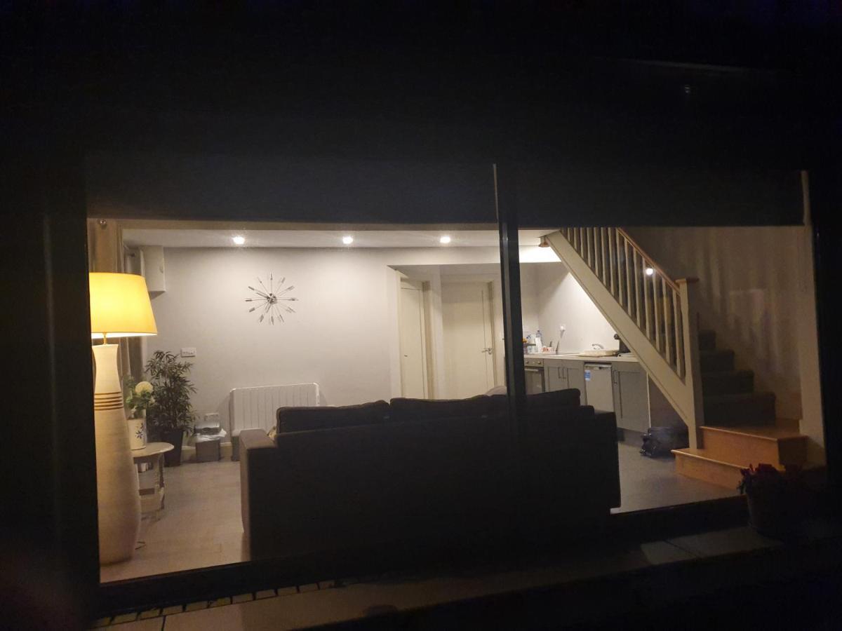 Apartment Modern County Studio