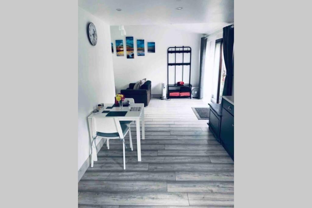 Apartment Fuchsia Tranquil Modern Seaside On The Wild Atlantic Way