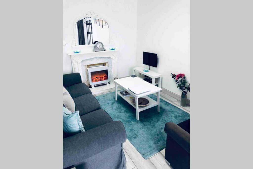 Fuchsia Tranquil Modern Seaside On The Wild Atlantic Way Apartment Galway