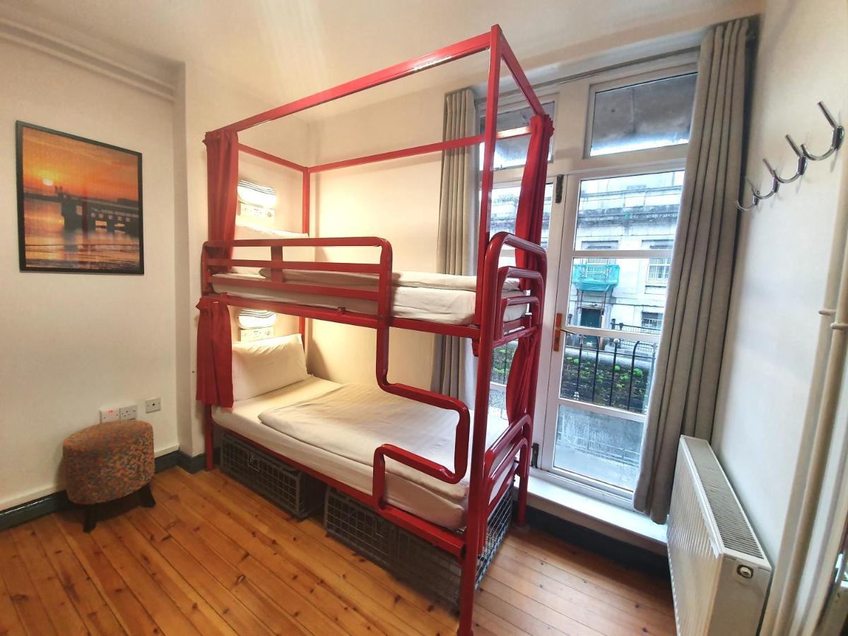Hostel - Solo Traveller