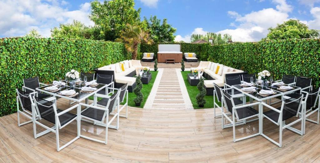 Apartment Luxury - Center - Large Garden With Hot Tub -7 Bedrooms-4 Bathrooms