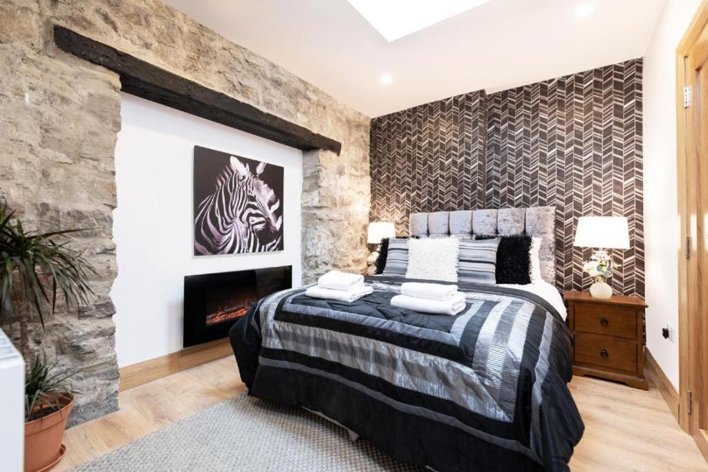 Luxury - Center - Large Garden With Hot Tub -7 Bedrooms-4 Bathrooms Galway