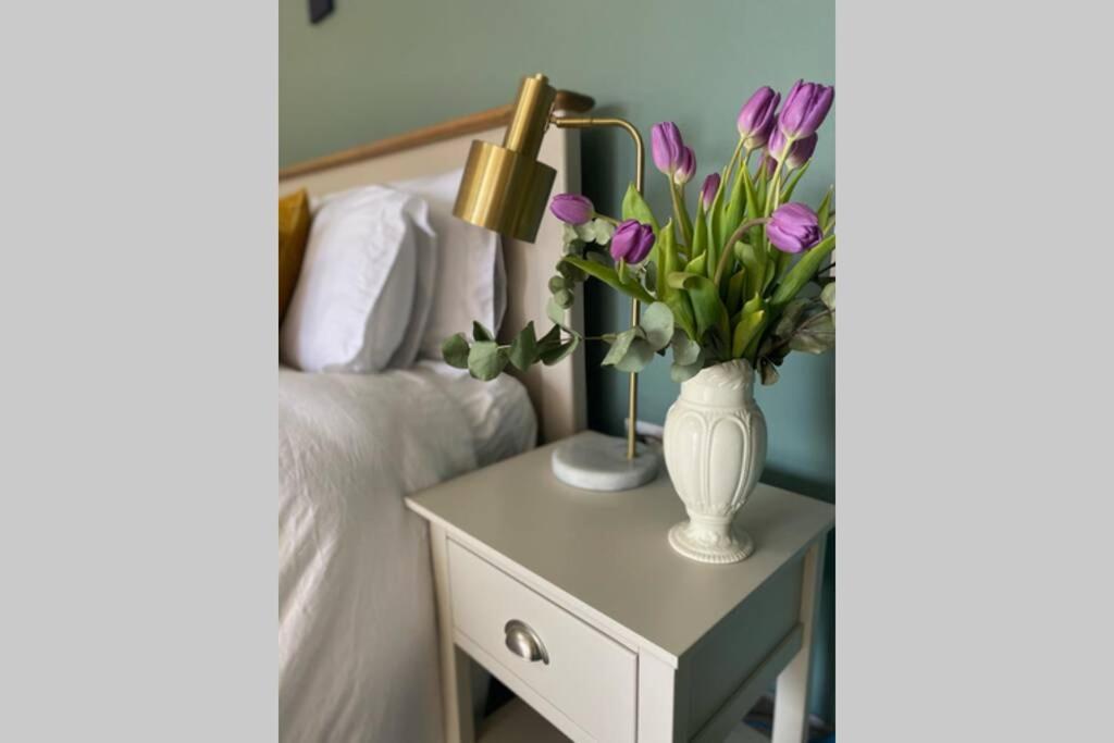 The Cosy Cabin By The Shore * Galway