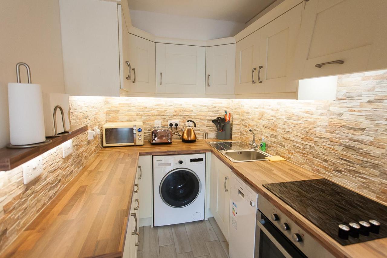 Newcastle Court Apartment