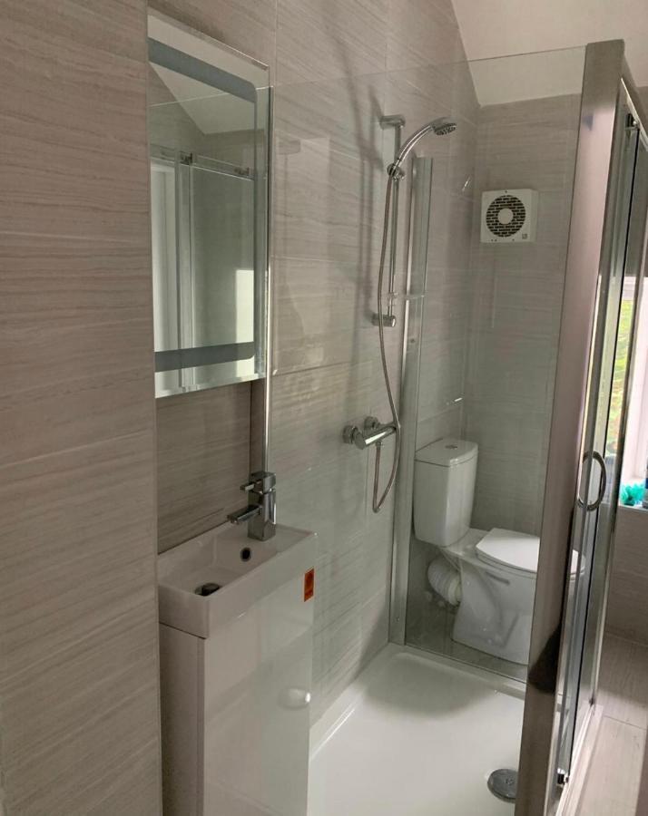 6 Eyre Square Lane * Galway