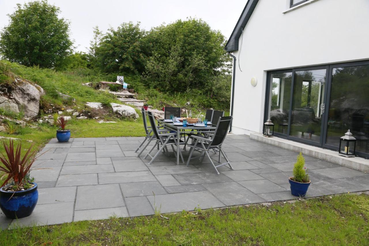 Villa Luxury 6 Bedroom Spiddal Villa, Jacuzzi, Balcony *
