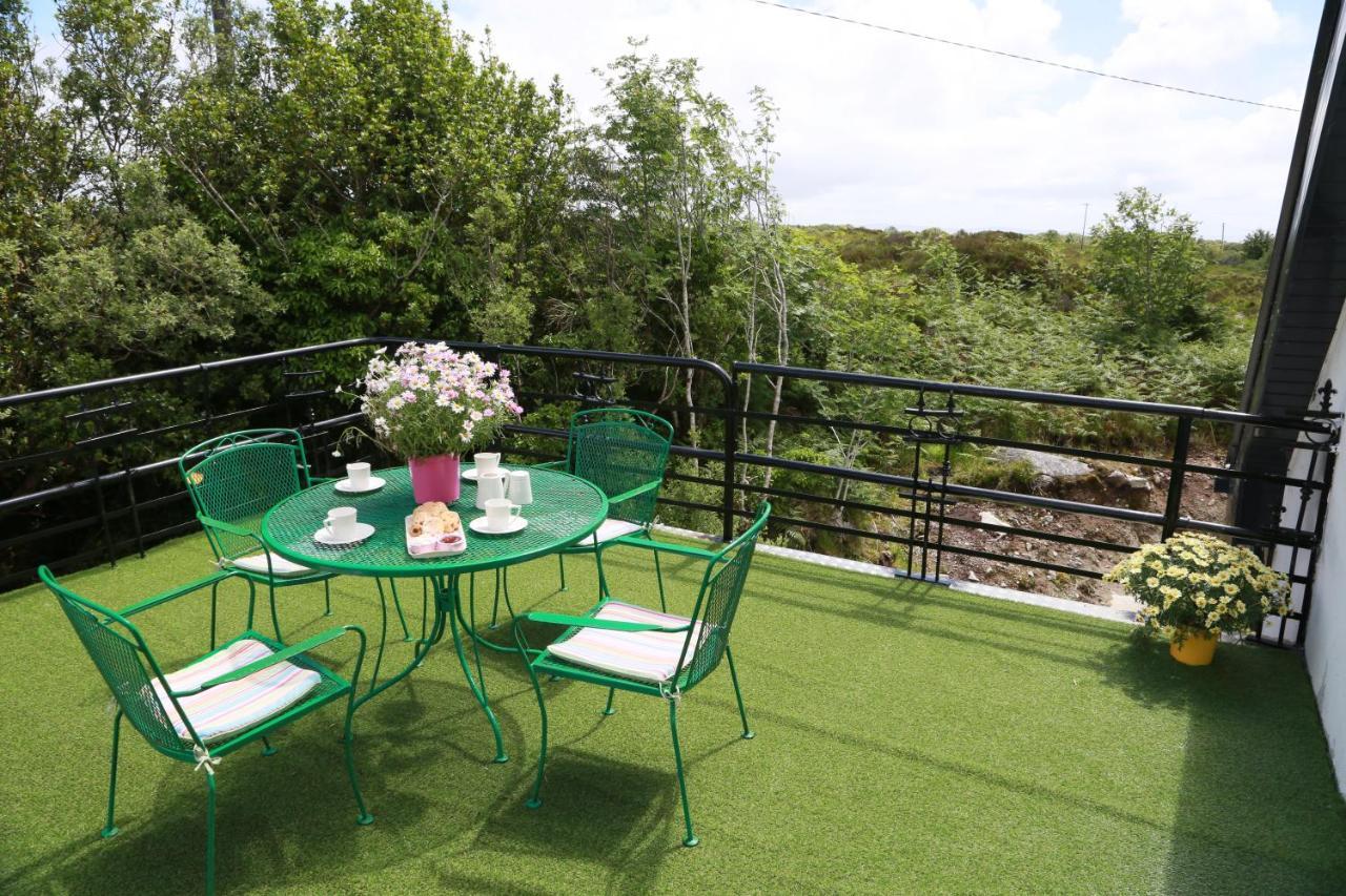 Luxury 6 Bedroom Spiddal Villa, Jacuzzi, Balcony *