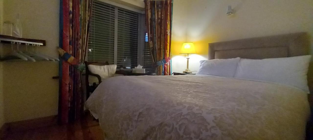 Woodhaven Manor H91rc9d Guest house