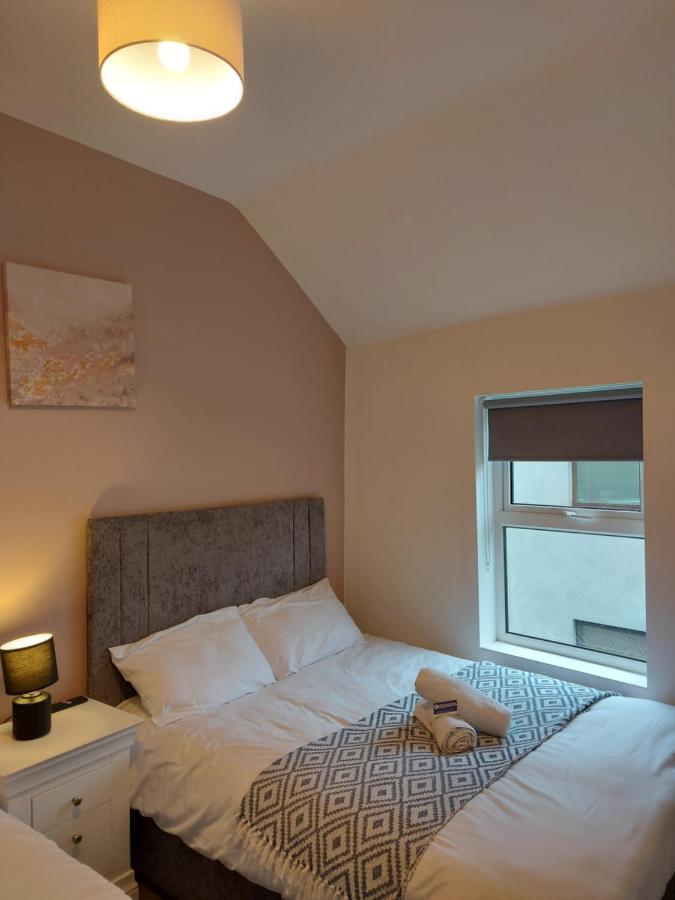 Apartment 4 Eyre Square Lane *