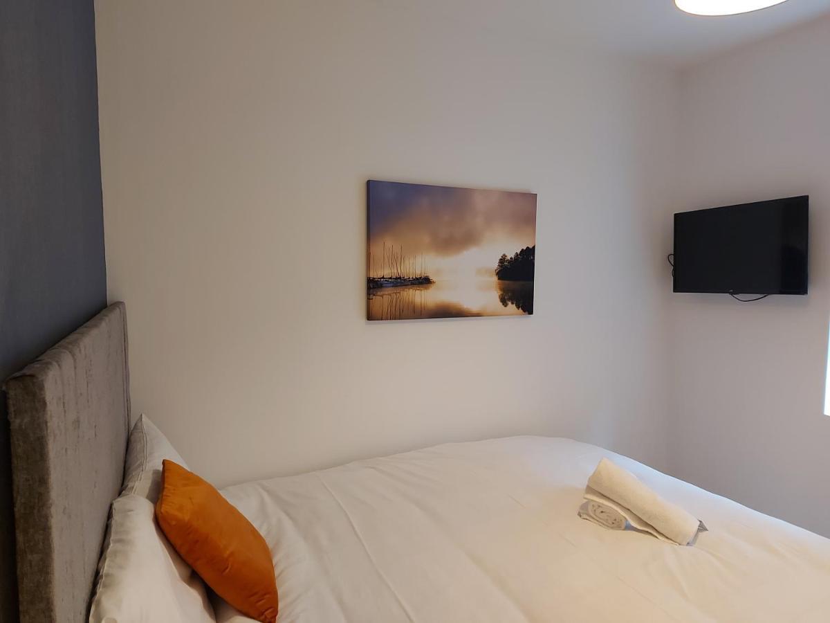 4 Eyre Square Lane * Galway