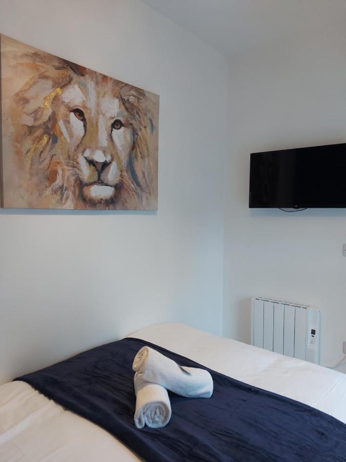 4 Eyre Square Lane * Galway