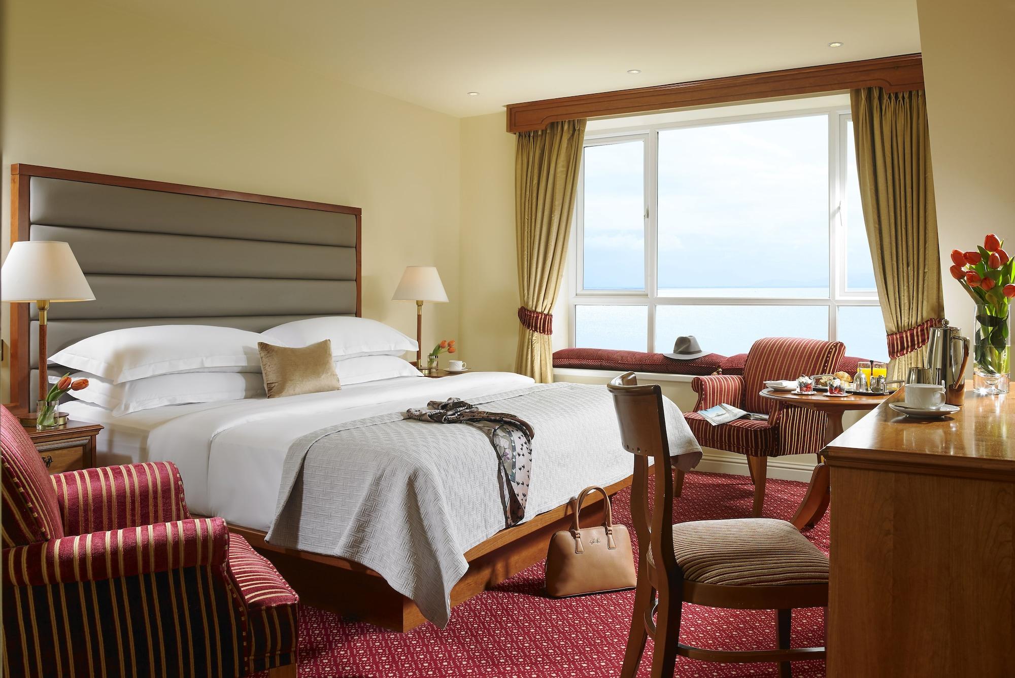Hotel Bay Conference & Leisure Centre 4*