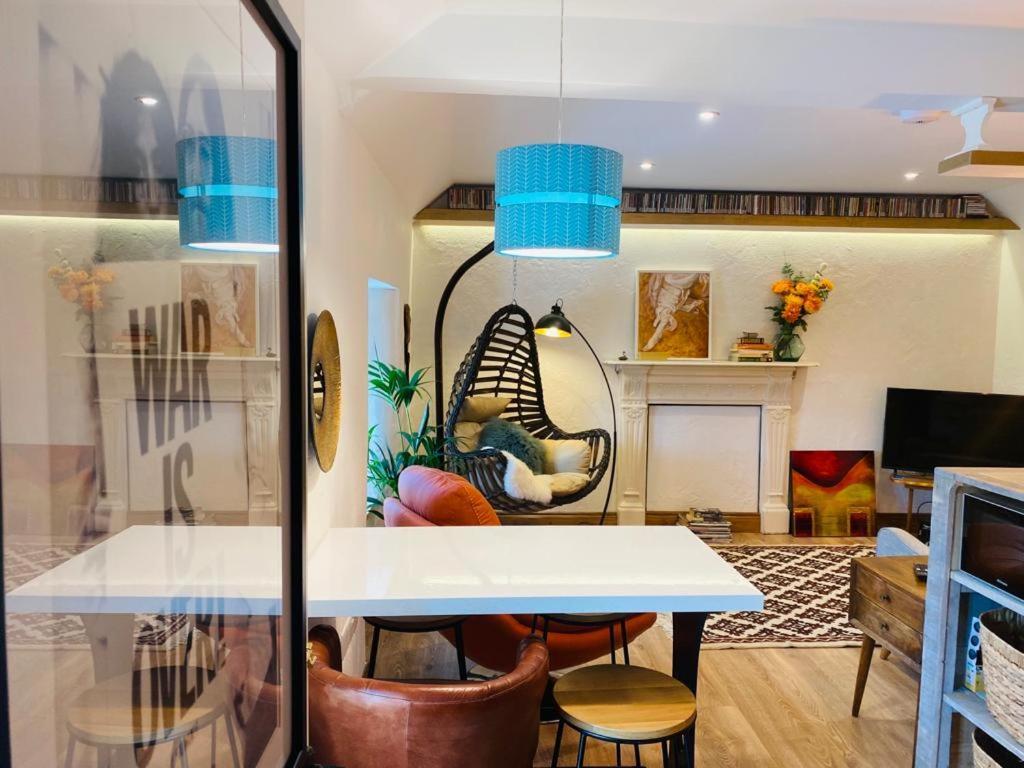 3 Bed Apartment/explore The Area/enjoy Our Pub