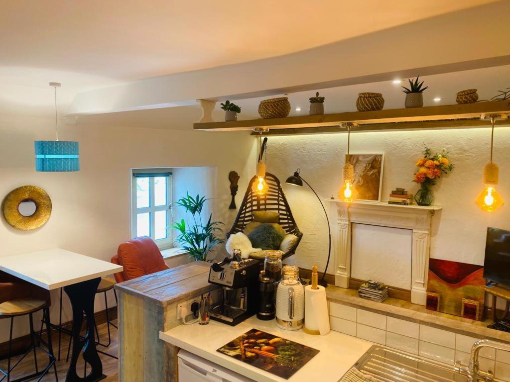 3 Bed Apartment/explore The Area/enjoy Our Pub Apartment