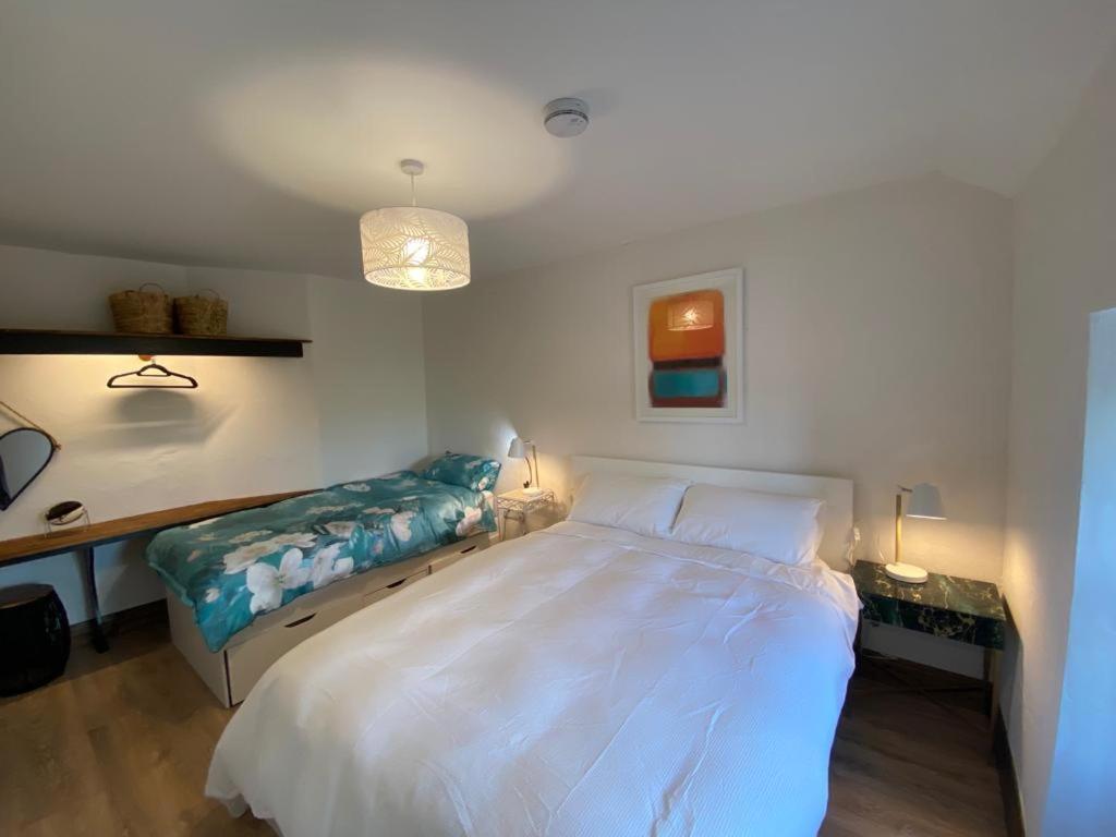 3 Bed Apartment/explore The Area/enjoy Our Pub