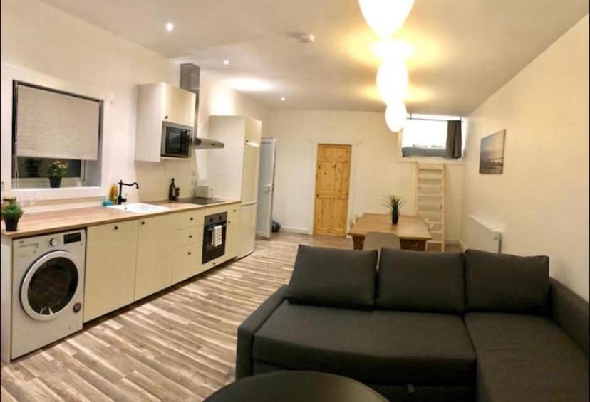 Just Renovated City Holiday home Galway