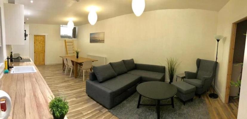 Just Renovated City Holiday home *