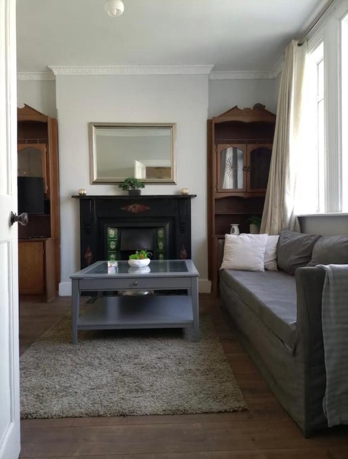 Holiday home Recently Renovated House In Heart Of