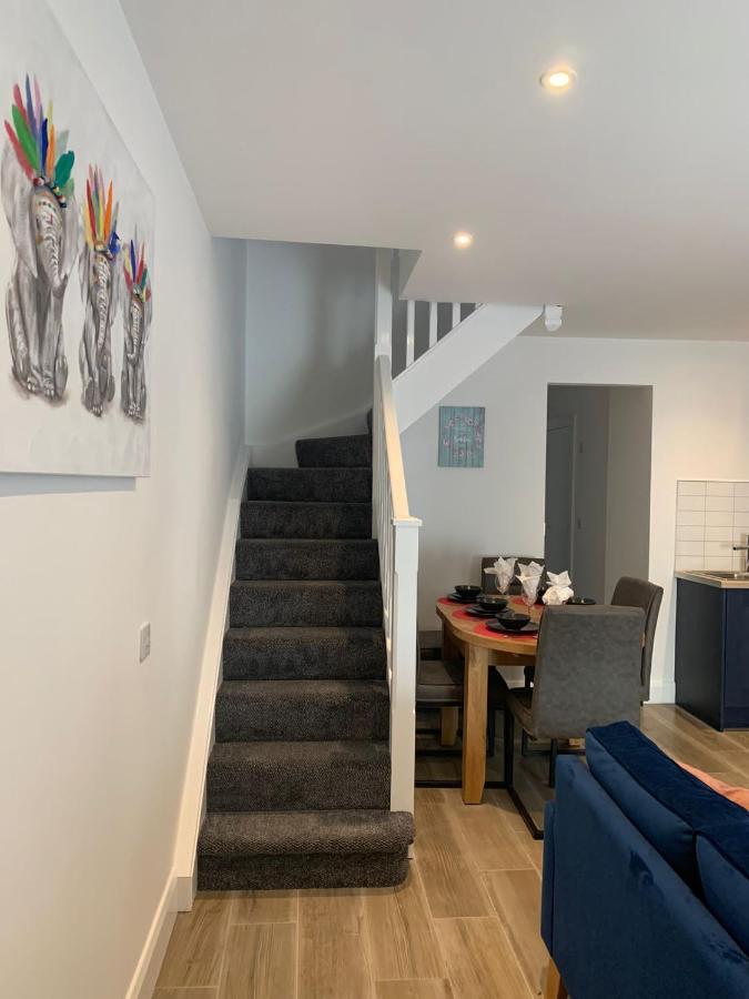 14 Eyre Square Lane * Galway