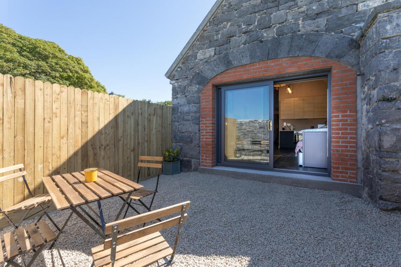 Coach House On The Shores Of Lough Corrib * Galway
