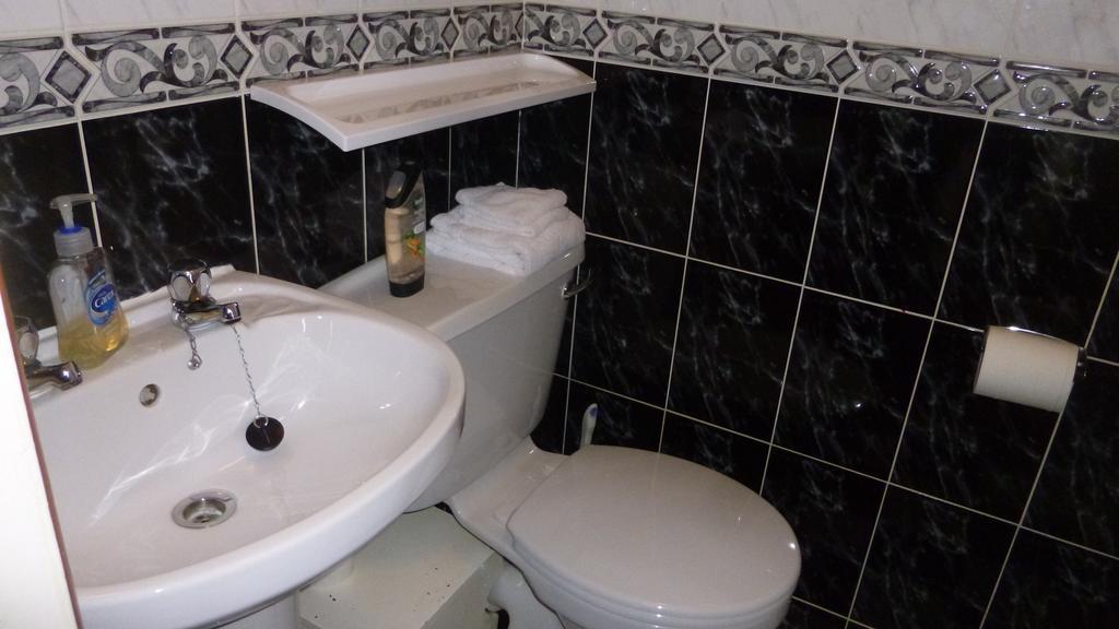 Lawndale House 3*
